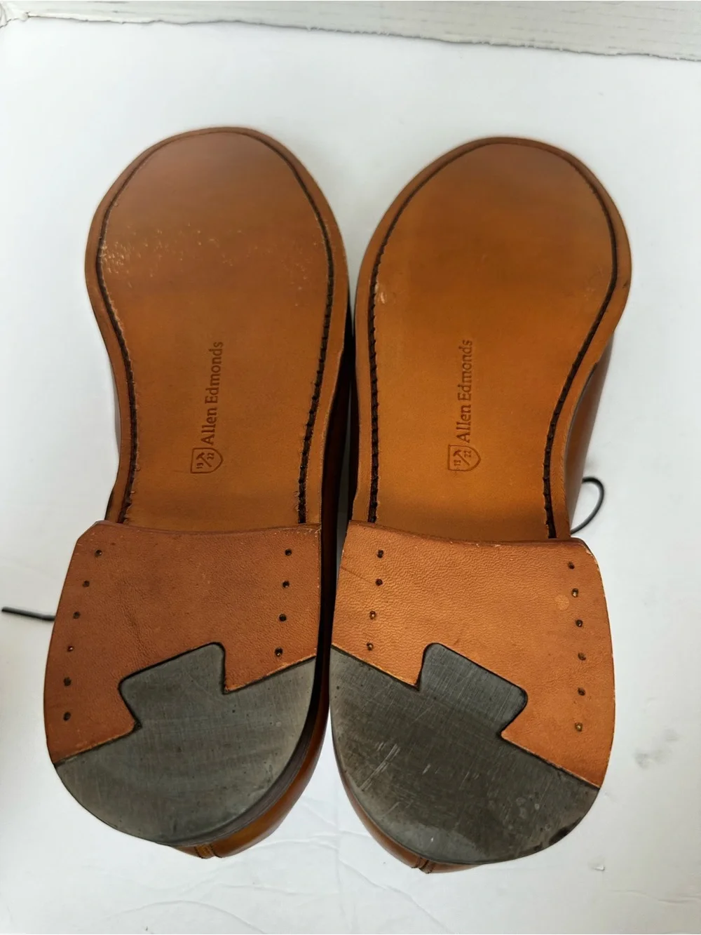 Allen Edmonds Men’s Mackenzie Whiskey Leather Medallion Toe Oxford Shoes-Size 11